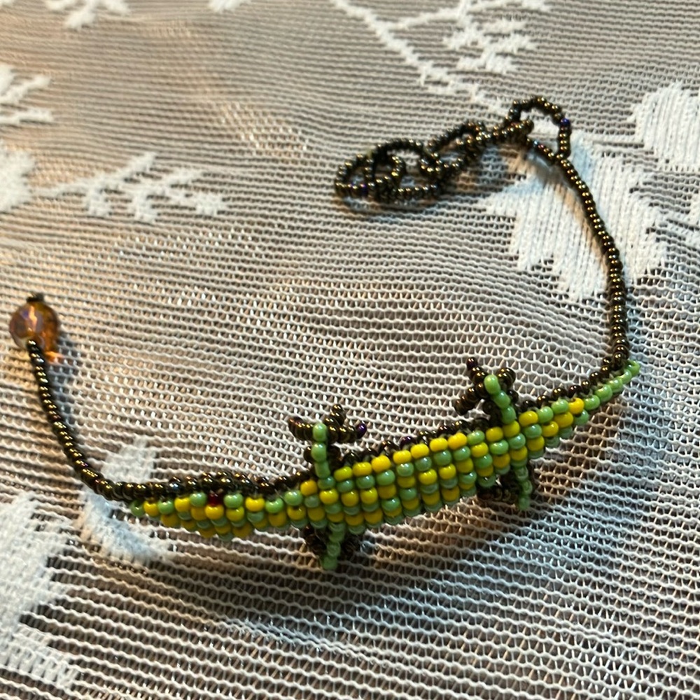 Ladies lizard/crocodile beaded bracelet